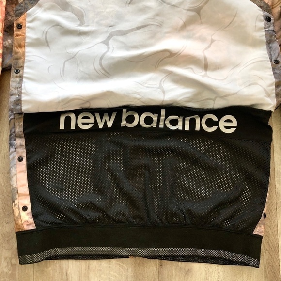 New Balance, PMV, Kimbia Jacket,‎ REFLECTIVE, Womens, Lightweight, Size S, NWT - Picture 11 of 16